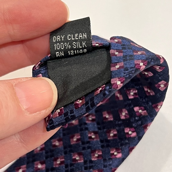 Kenneth Cole Reaction Tie / Necktie - Blue Pink  NWT - Picture 4 of 4